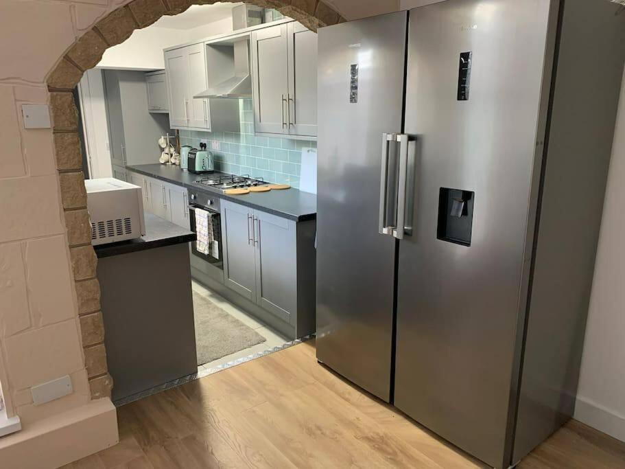 Отель Kunda House Galton Bridge Бирмингем Экстерьер фото
